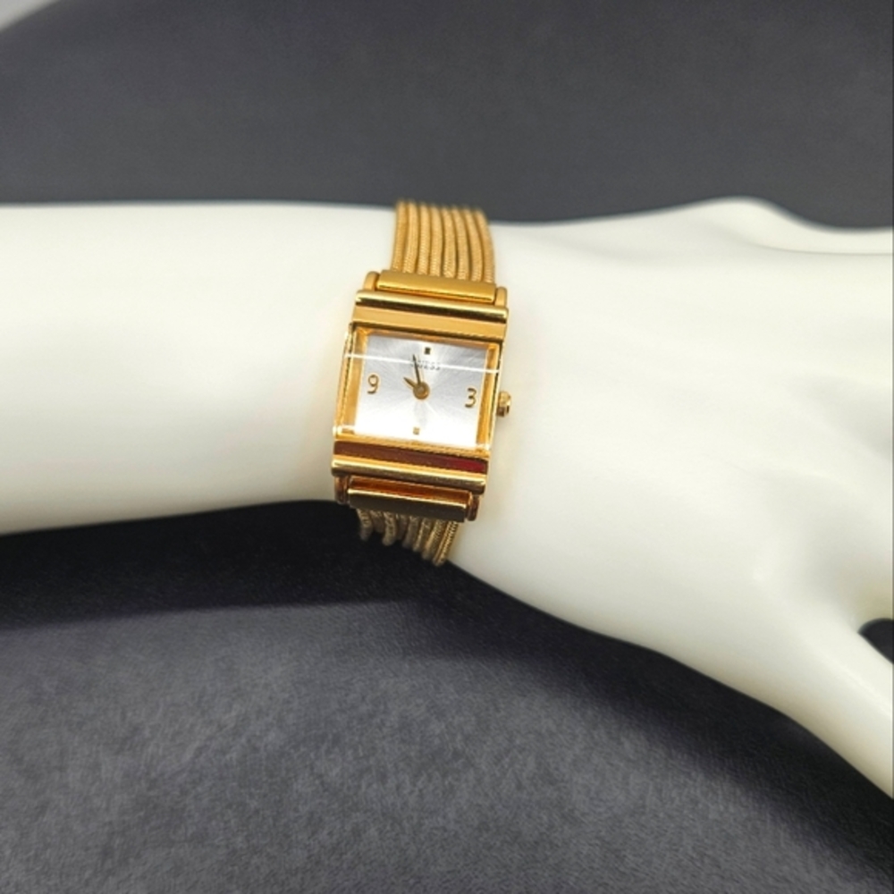 Guess Vintage Goldtone 8 Strand Square Face Bracelet Watch Needs‎ Battery